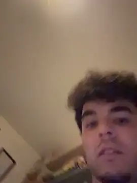 Snapshot of giovanni5281 chatting on 02/02/26, 03:22 giovanni5281 online show from 02/02/26, 03:22