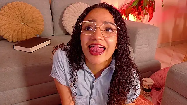 DAHLIA BROWNIE online show from 04/29/26, 04:38