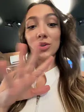 AnnaCastillo  online show from 09/12/25, 06:30