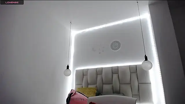 tiffany  pink online show from 02/15/25, 08:11