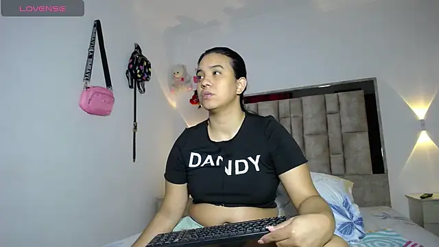 tiffany  pink online show from 11/16/25, 09:31