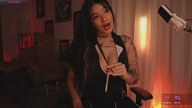 HannahW  online show from 03/22/26, 03:59