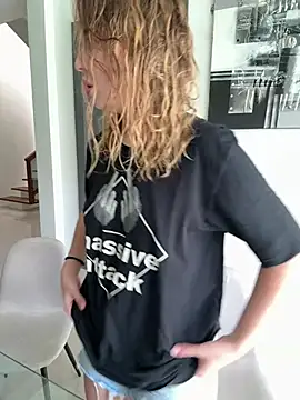 Nura n Sarah online show from 03/14/25, 05:05