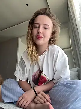 Nura n Sarah online show from 09/13/25, 03:17