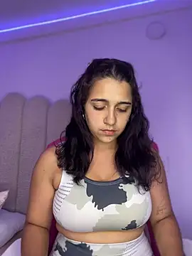 Alicia Ruiz online show from 01/05/26, 06:00