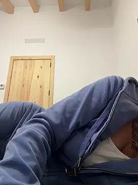 Lara-CumKitten online show from 02/21/25, 08:38