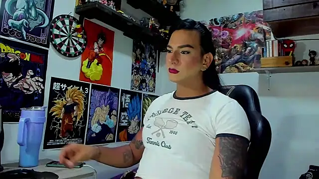 Snapshot of dariell_smokesexx chatting on 06/12/26, 06:12 dariell smokesexx online show from 06/12/26, 06:12