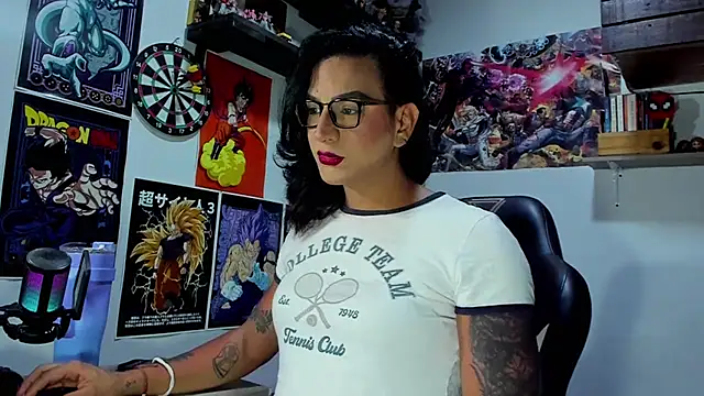 Snapshot of dariell_smokesexx chatting on 06/13/26, 07:34 dariell smokesexx online show from 06/13/26, 07:34