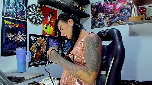 Snapshot of dariell_smokesexx chatting on 06/16/26, 06:10 dariell smokesexx online show from 06/16/26, 06:10