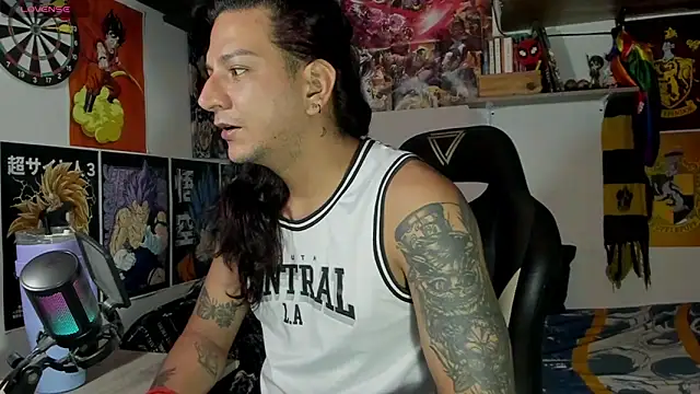 Snapshot of dariell_smokesexx chatting on 07/17/26, 08:32 dariell smokesexx online show from 07/17/26, 08:32