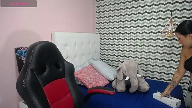 tianapiket online show from 03/21/25, 06:51