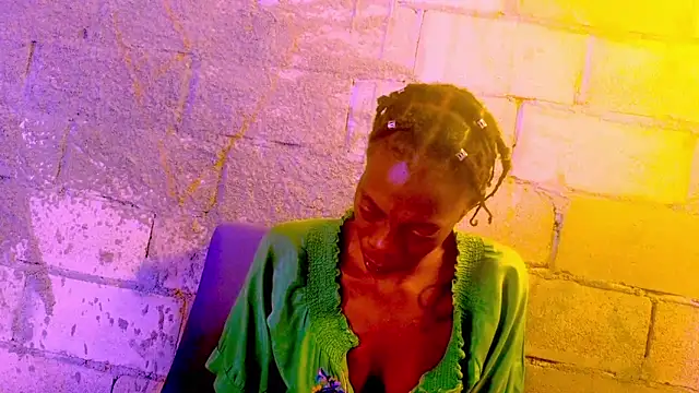 Snapshot of nzanizy chatting on 01/26/25, 11:28 nzanizy online show from 01/26/25, 11:28