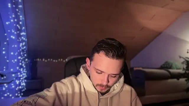 naked psy online show from 01/10/25, 01:42