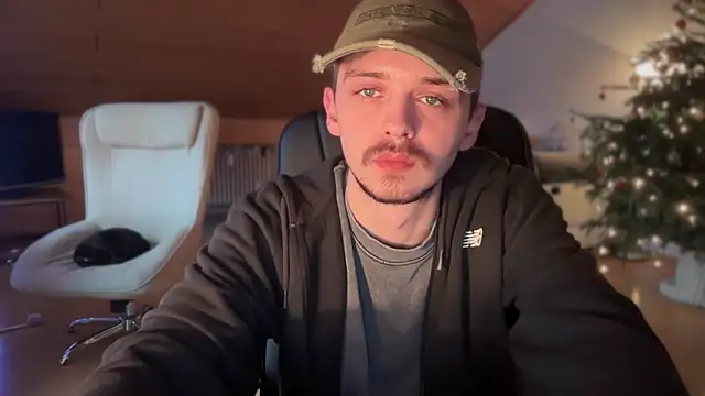 naked psy online show from 01/13/25, 07:43