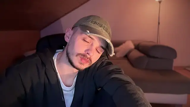 naked psy online show from 02/03/25, 03:09