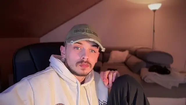 naked psy online show from 02/05/25, 12:53