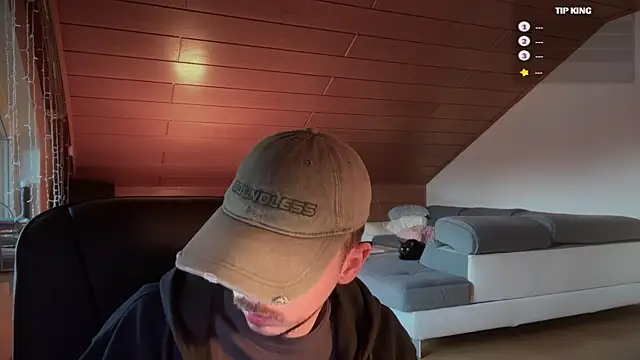 naked psy online show from 02/17/25, 06:53