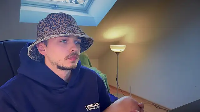 naked psy online show from 03/09/25, 03:16