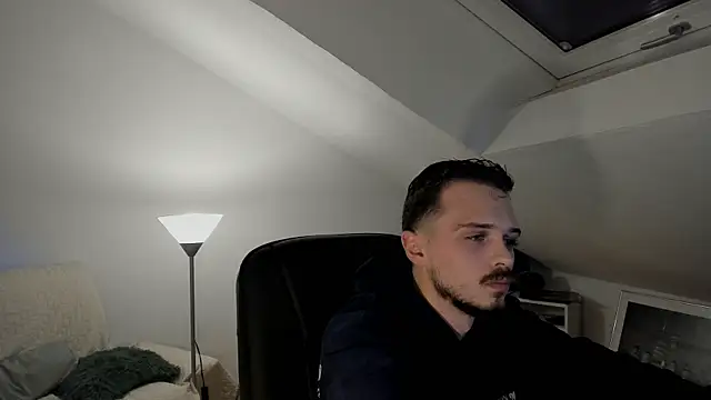 naked psy online show from 09/17/25, 07:04