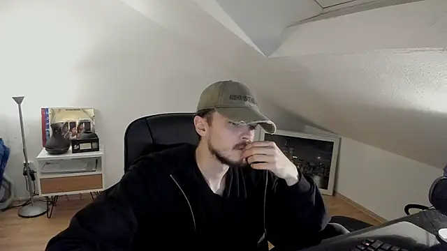 naked psy online show from 10/29/25, 02:03