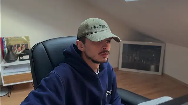 naked psy online show from 11/05/25, 09:20