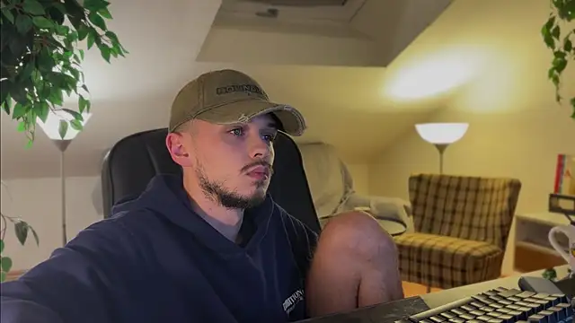 naked psy online show from 11/15/25, 10:04