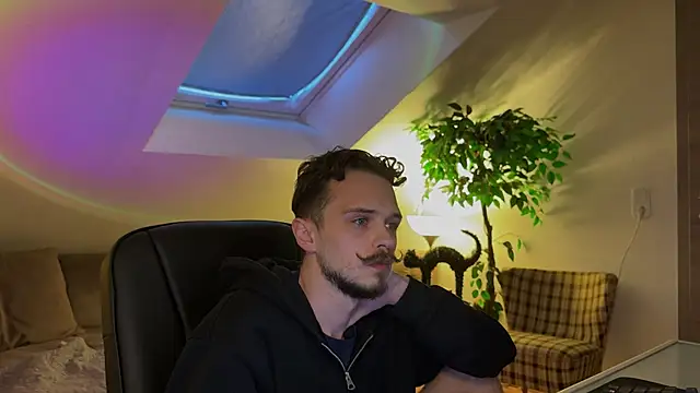 naked psy online show from 03/19/26, 05:06