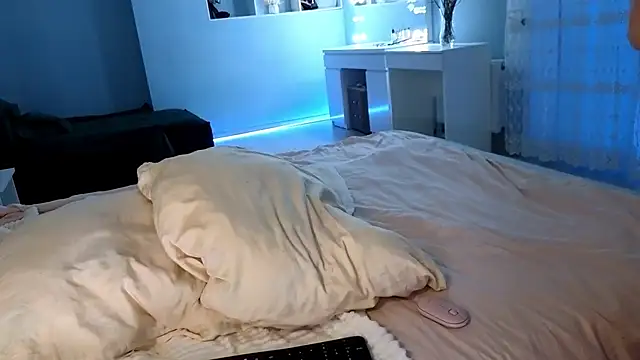 Snapshot of MissSiona chatting on 12/16/24, 10:50 MissSiona online show from 12/16/24, 10:50