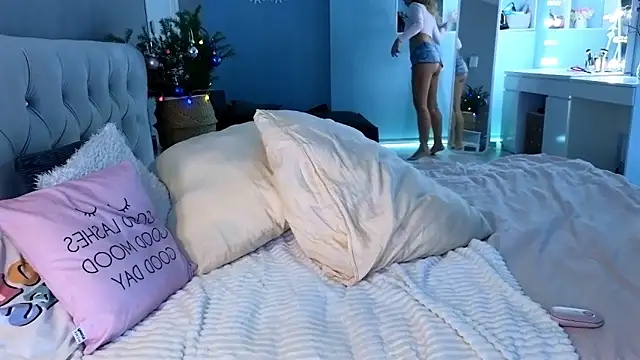 Snapshot of MissSiona chatting on 12/18/24, 06:10 MissSiona online show from 12/18/24, 06:10