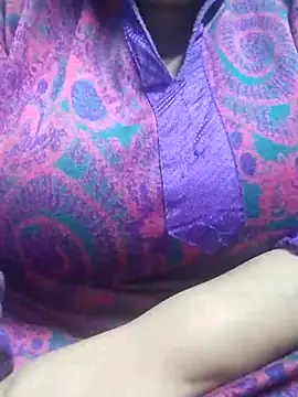 Snapshot of Seema_99 chatting on 01/04/25, 01:42 Seema 99 online show from 01/04/25, 01:42