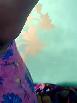 Snapshot of Seema_99 chatting on 02/06/25, 03:27 Seema 99 online show from 02/06/25, 03:27