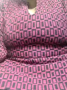 Snapshot of Seema_99 chatting on 02/07/25, 03:23 Seema 99 online show from 02/07/25, 03:23