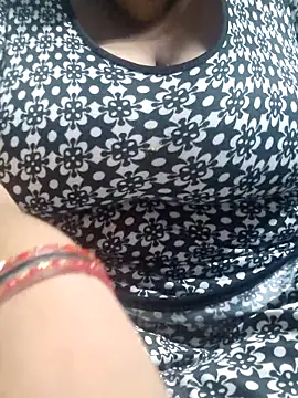 Snapshot of Seema_99 chatting on 10/03/25, 12:57 Seema 99 online show from 10/03/25, 12:57