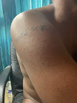 Snapshot of TiltedTen chatting on 12/06/24, 07:43 TiltedTen online show from 12/06/24, 07:43