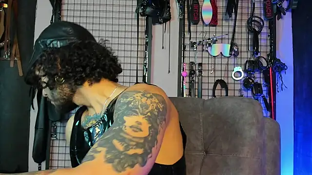 Twisted Fantasy online show from 02/07/25, 06:45