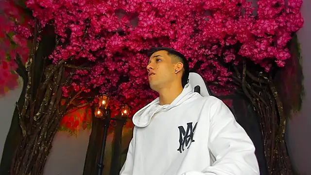 alexgiraldo  online show from 02/11/25, 02:24