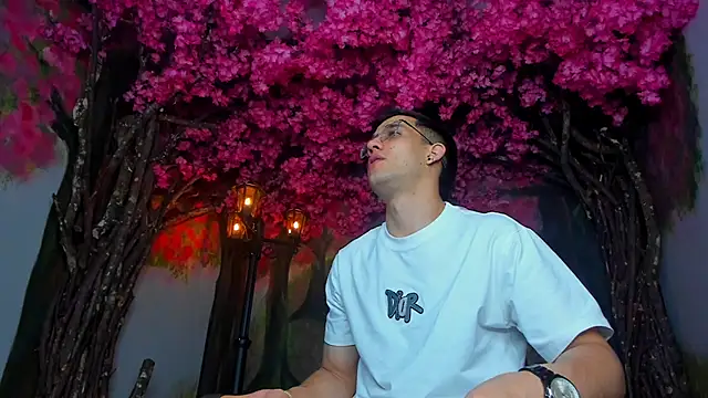 alexgiraldo  online show from 02/15/25, 02:55