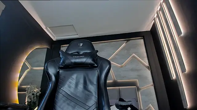 alexgiraldo  online show from 02/24/25, 08:36