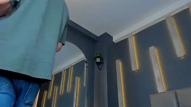 alexgiraldo  online show from 03/04/25, 11:29