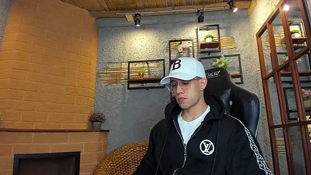 alexgiraldo  online show from 03/08/25, 11:16