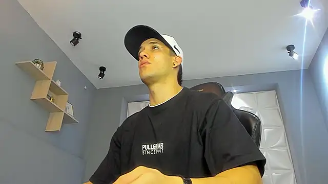 alexgiraldo  online show from 03/13/25, 11:19