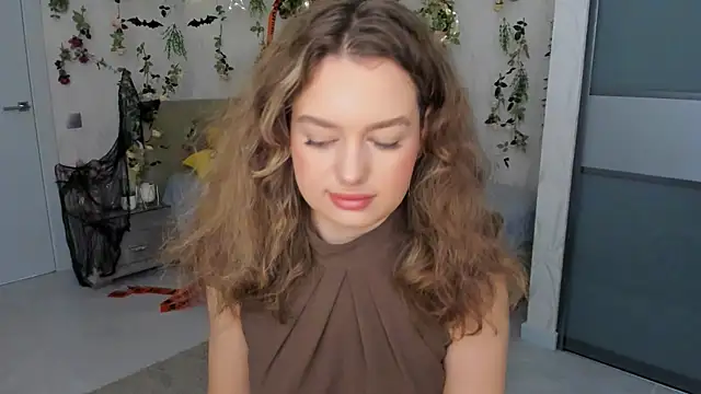 MiracleCurly online show from 10/30/25, 07:25