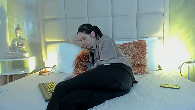 Hecatee 77 online show from 02/03/26, 08:03