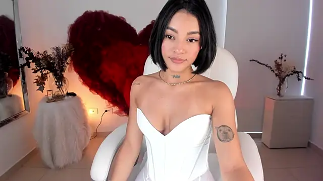 Snapshot of ninaa_sky chatting on 02/16/25, 03:38 ninaa sky online show from 02/16/25, 03:38