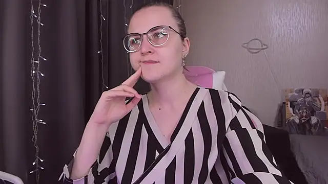 MissBrightShine online show from 10/30/25, 10:06