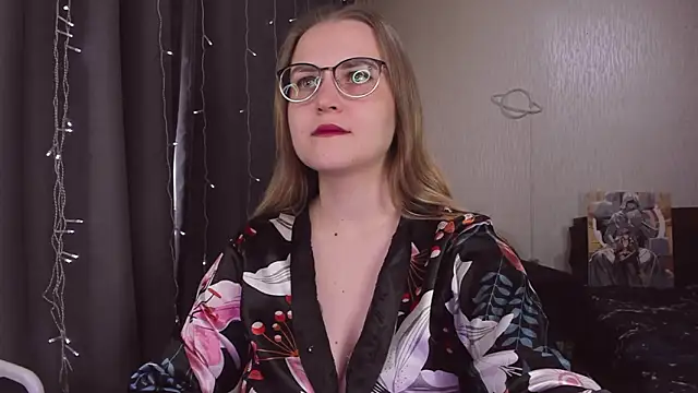 Snapshot of MissBrightShine chatting on 01/17/26, 10:20 MissBrightShine online show from 01/17/26, 10:20