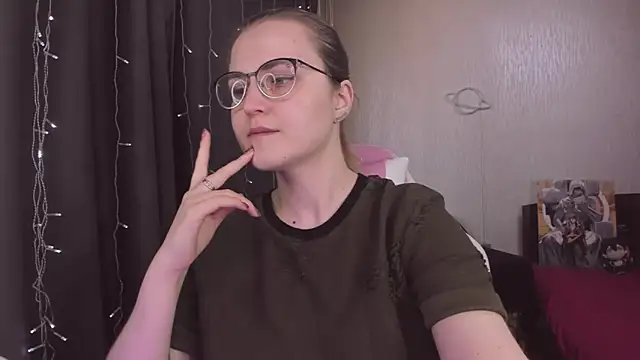 Snapshot of MissBrightShine chatting on 02/06/26, 10:07 MissBrightShine online show from 02/06/26, 10:07