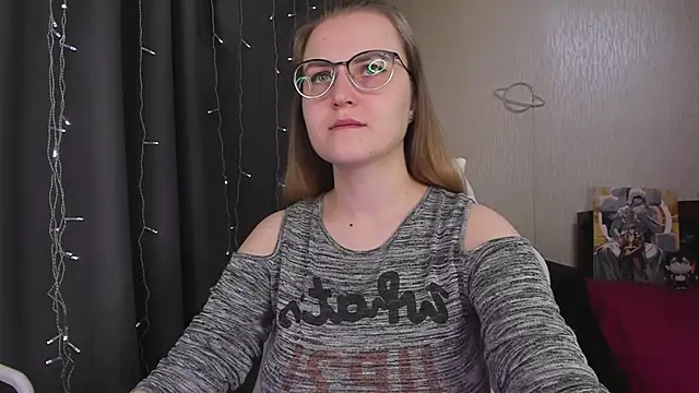 Snapshot of MissBrightShine chatting on 02/11/26, 10:42 MissBrightShine online show from 02/11/26, 10:42