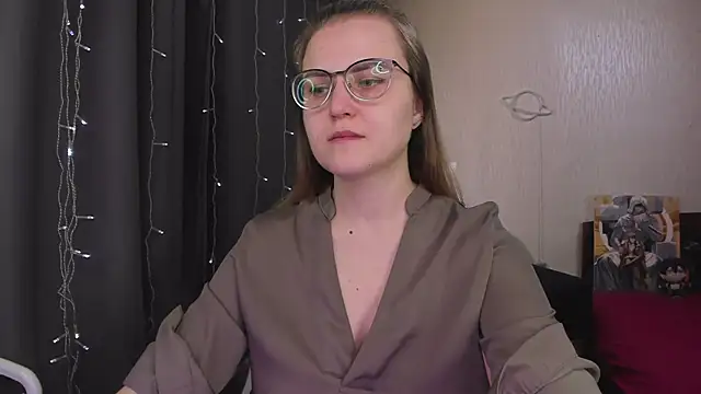 Snapshot of MissBrightShine chatting on 02/12/26, 10:32 MissBrightShine online show from 02/12/26, 10:32