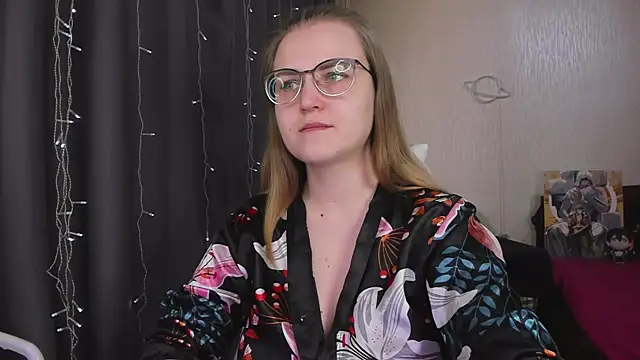 Snapshot of MissBrightShine chatting on 02/24/26, 11:41 MissBrightShine online show from 02/24/26, 11:41